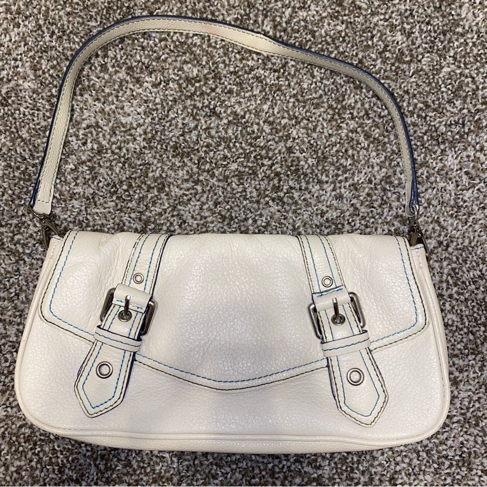Wilson’s Leather white shoulder bag with cute buckle detail on front